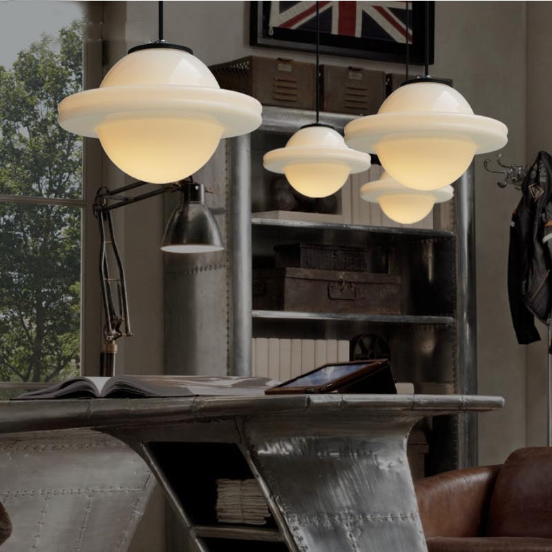 Suspension lumineuse vintage en verre blanc laiteux géométrique