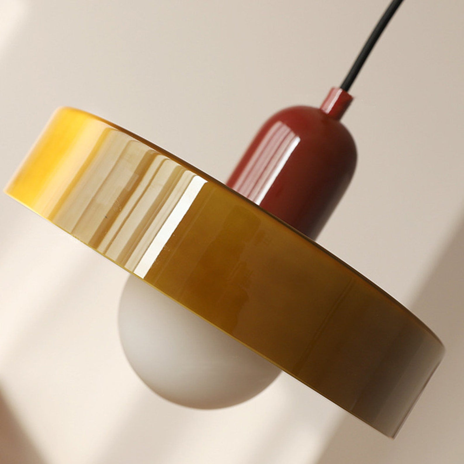Suspension en verre coloré Bauhaus