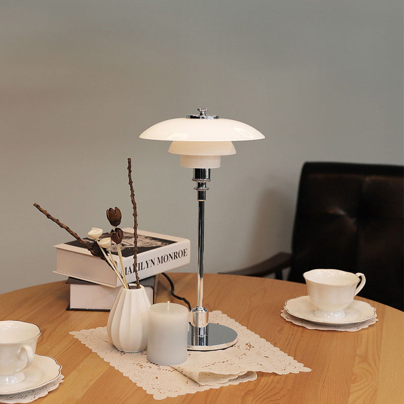 Lampe de table de designer danois